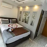 Aparthotel Apollo & 3*