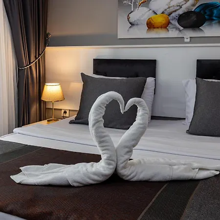 Apollo & Aparthotel 3*