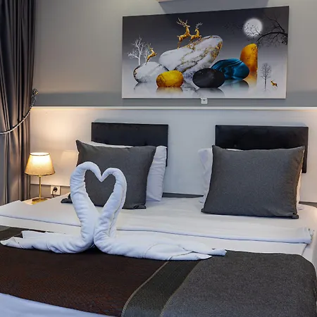 Aparthotel Apollo & 3*