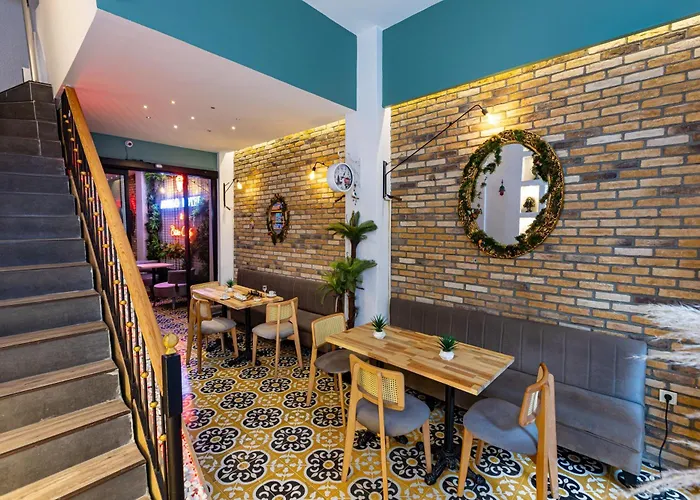 Apollo & Aparthotel 3*