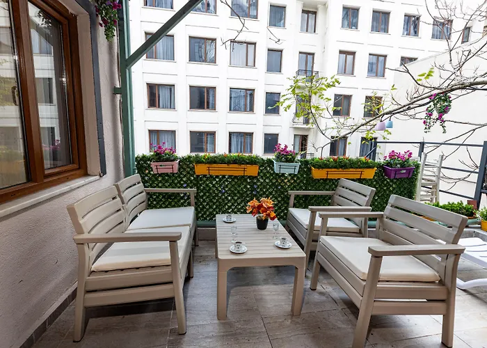 Apollo & Aparthotel 3*