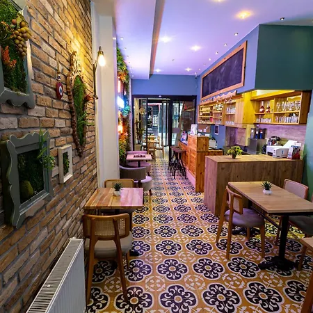 伊斯坦布尔乌姆套房酒店
